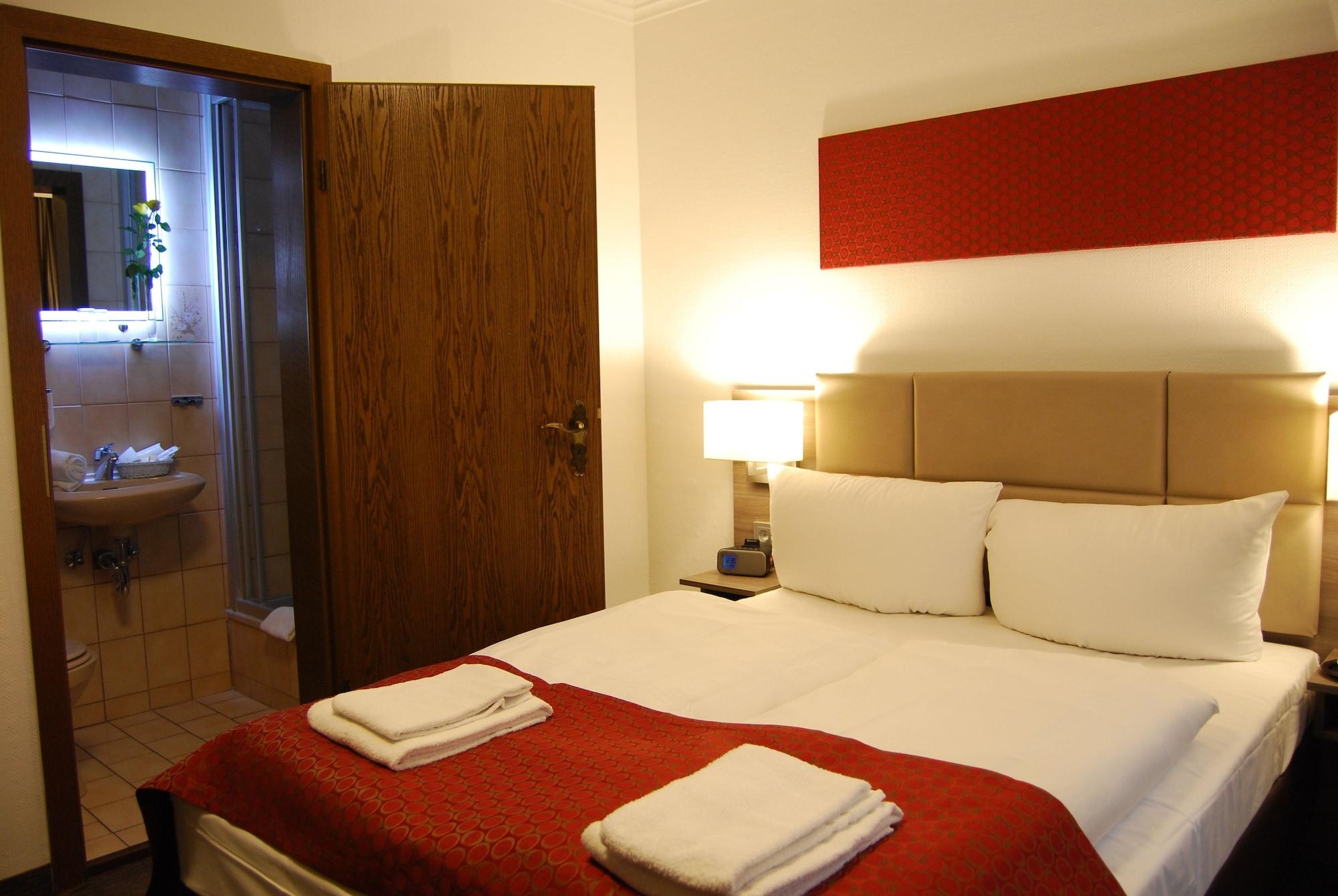Hotel Dom Am Roemerbrunnen Colónia